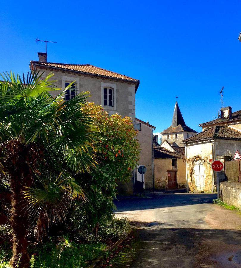 Lapartment Du Perigord Javerlhac-et-la-Chapelle-Saint-Robert Exterior photo